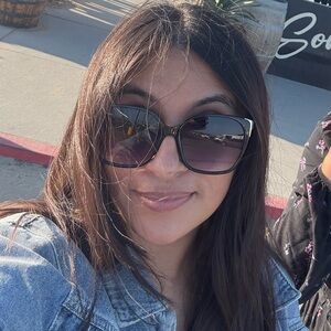 Meet your Posher, Sinstia